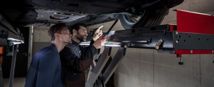 Mengelers Automotive Limburg Vacature - Chef Werkplaats 740x300 Mengelers Automotive Limburg Vacature - Chef Werkplaats 740x300